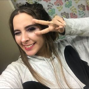 Meet your Posher, Camila